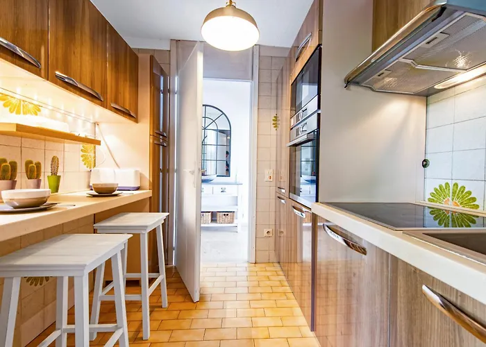 2 Pieces Confortable A Garavan - Parking Апартаменты *