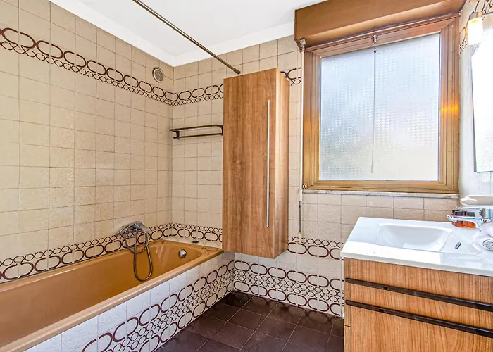 2 Pieces Confortable A Garavan - Parking * Ментона