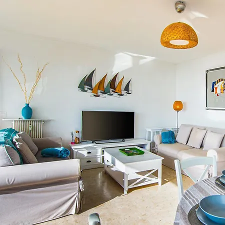 2 Pièces Confortable à Garavan - Parking