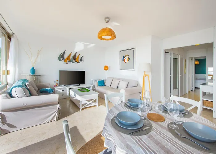 2 Pièces Confortable à Garavan - Parking *